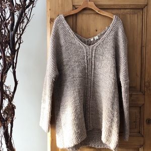 Anthropologie✨✨long Sleeve Tan Sweater